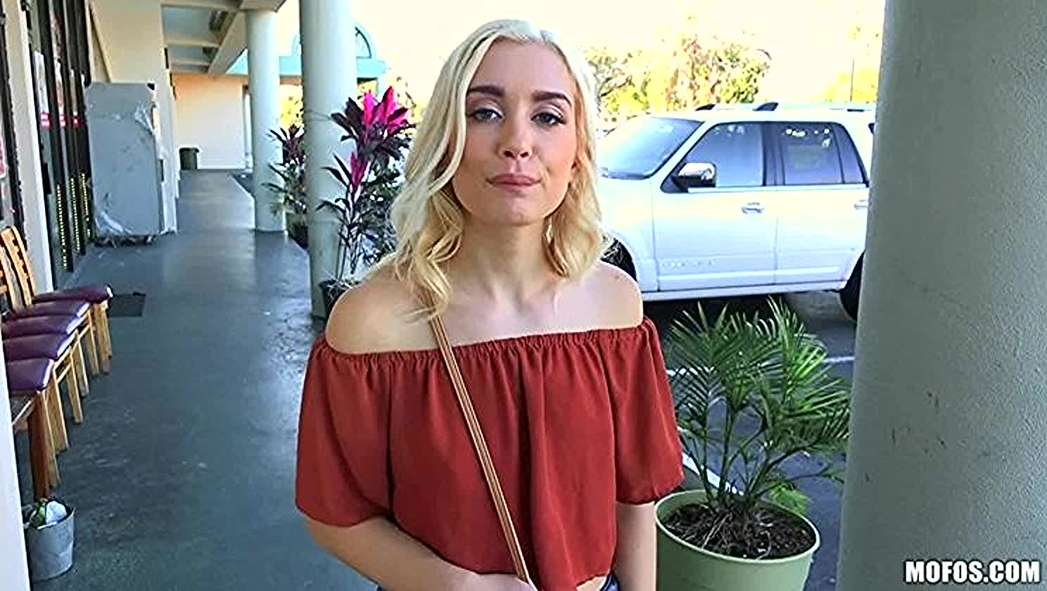 Public Smash, Amateur Blowjob
