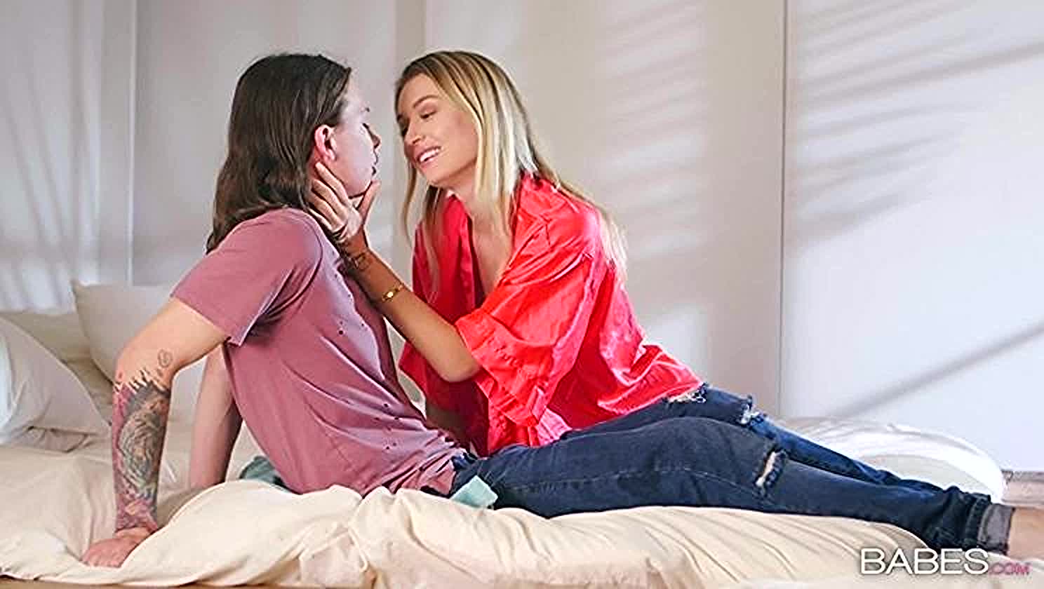 Matt Sloan, Natalia Starr, Sneak Peek, Voyeur
