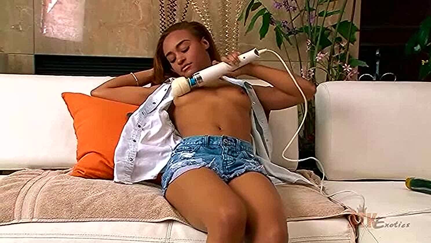 Nami Dahlia, Dark Hair, Toy Play, Bald Pussy