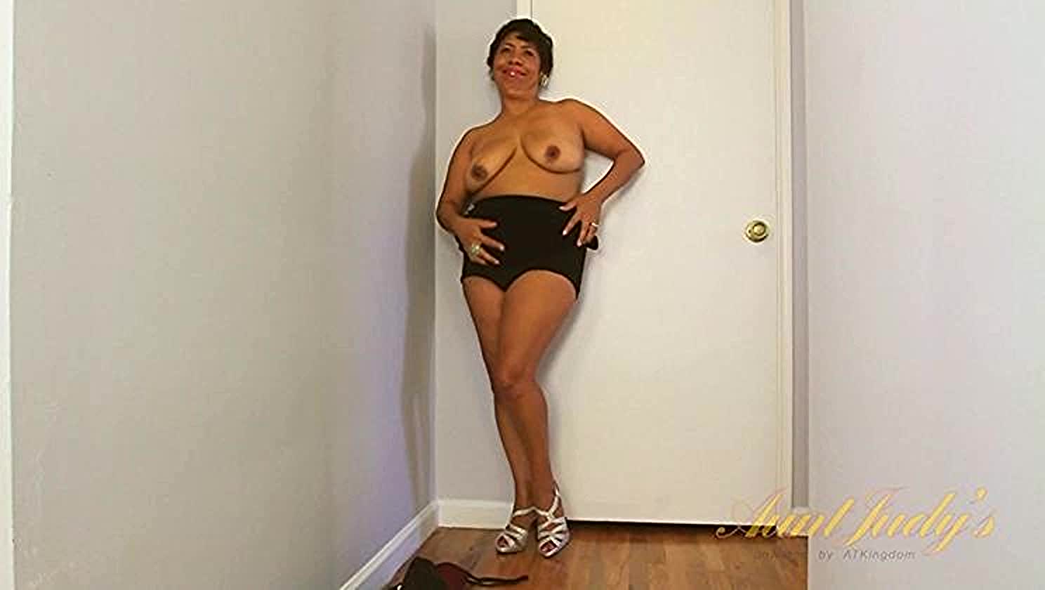 Izabel, Cougar Moment, Self Love, Milf Strip