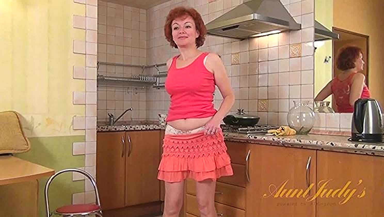 Julia, Lady Lovin', Kitchen Masturbation