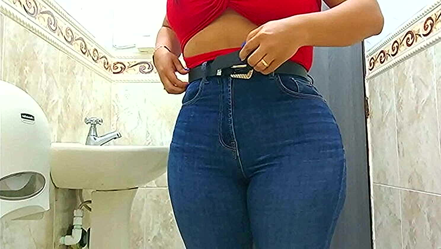 Kamuristar, Dirty Secretary, Ebony Ass, Public Pissing