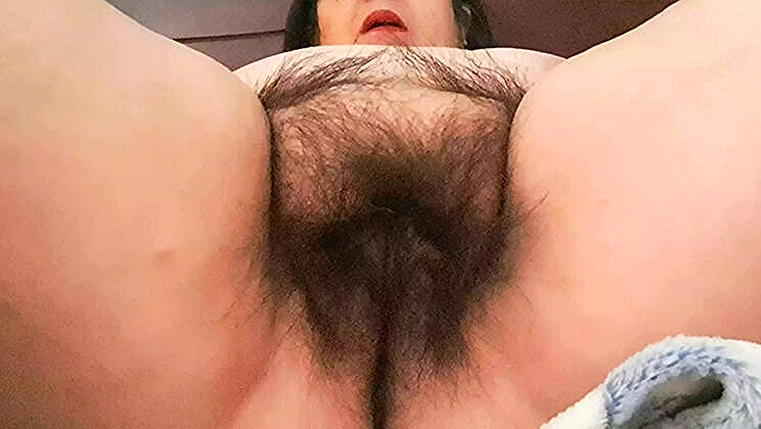 Monse, Farting, Hairy Pussy, Amateur