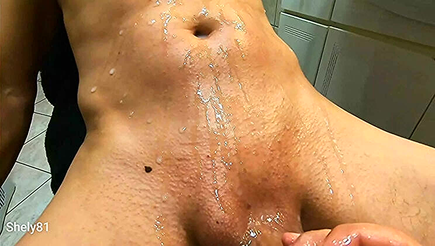 Shely81, Real Orgasm, Shaved Pussy, Handjob