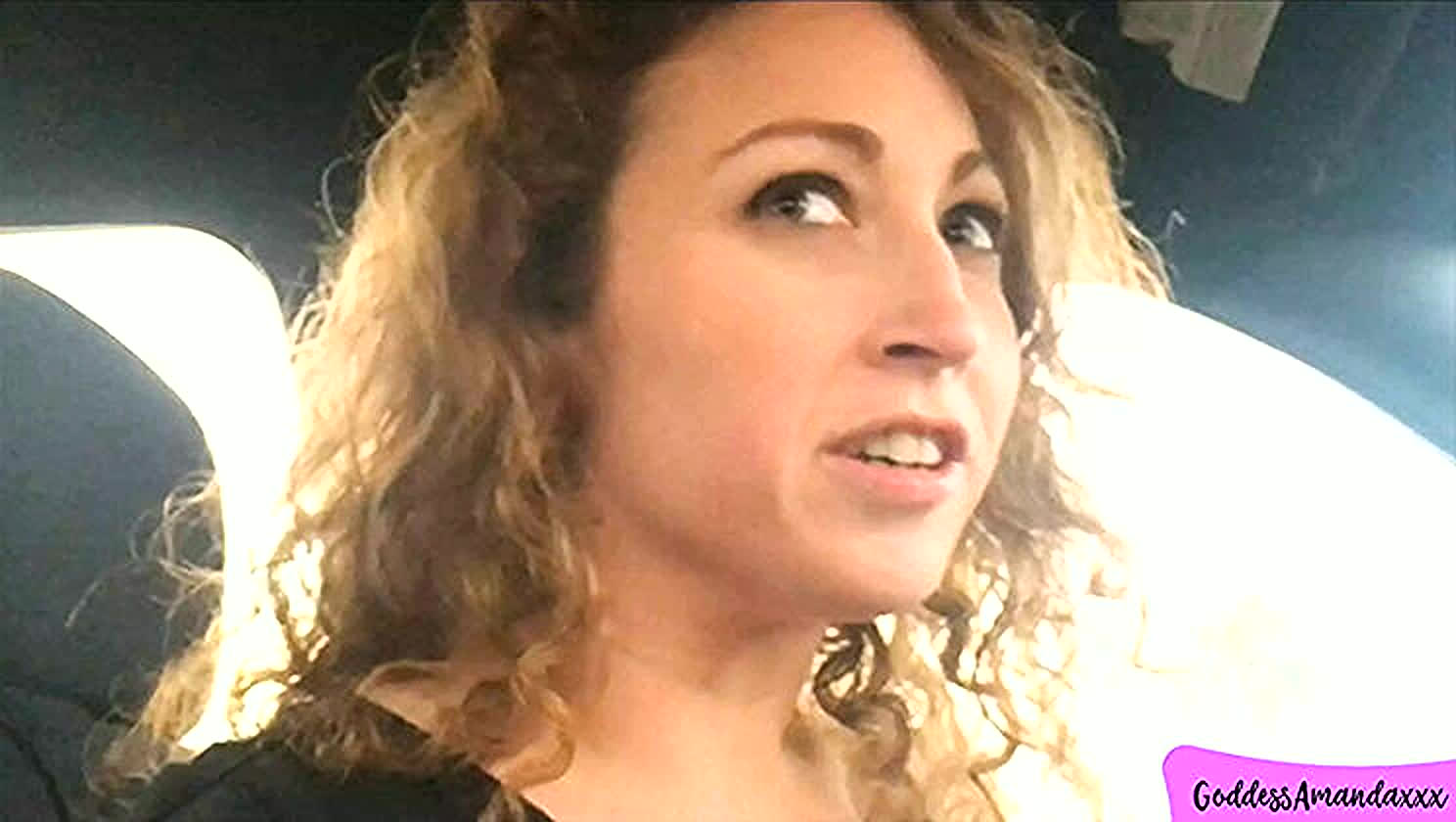 Goddess Amanda, Toilet Queen, Pissing, Amateur