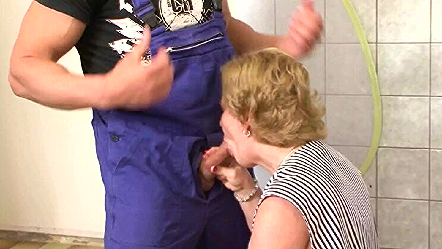 Sucking Dick, Milf, Tits Out