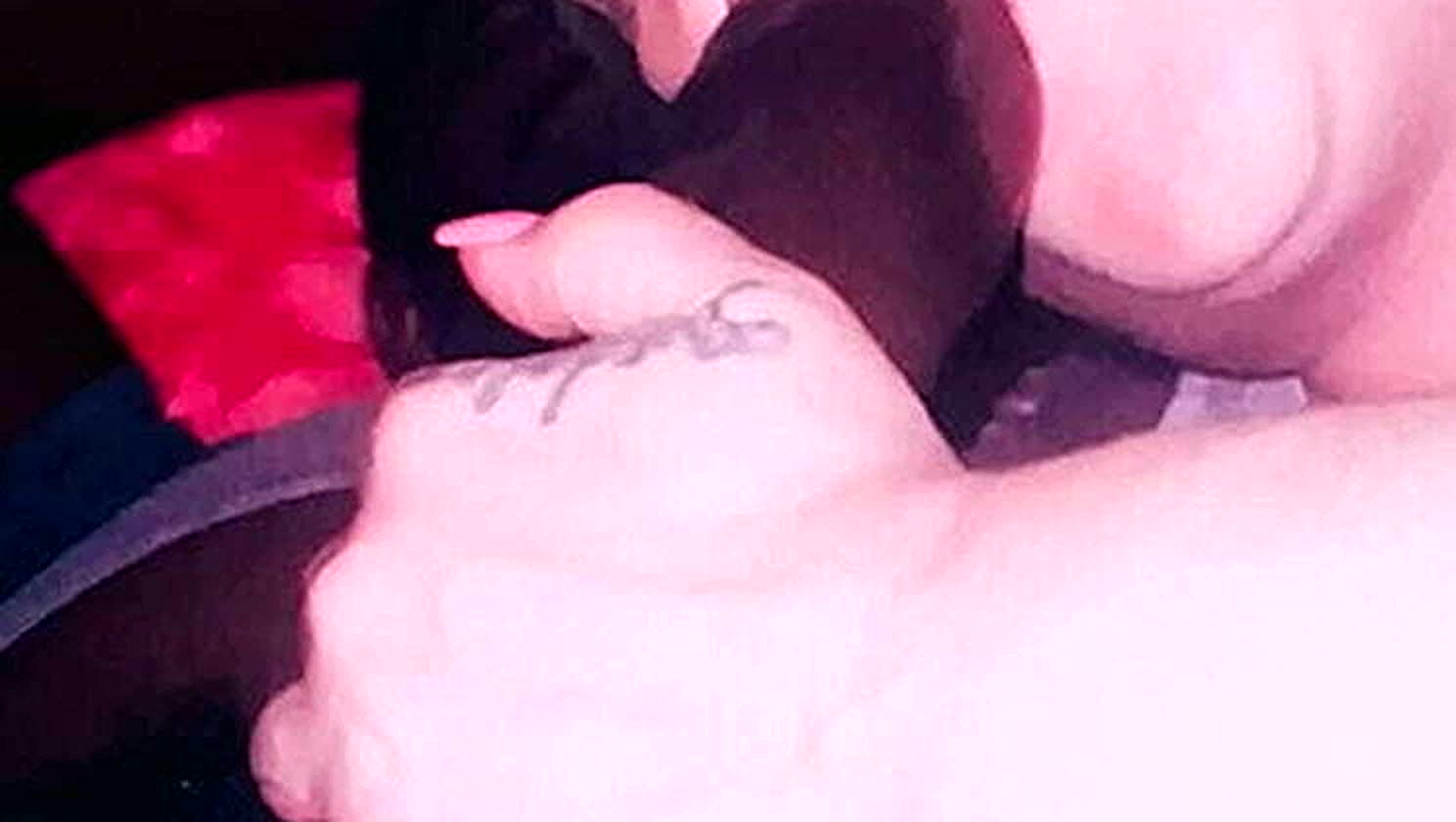 Trotzillathegod, Headrietta, Mature Cougar, Submissive Girl