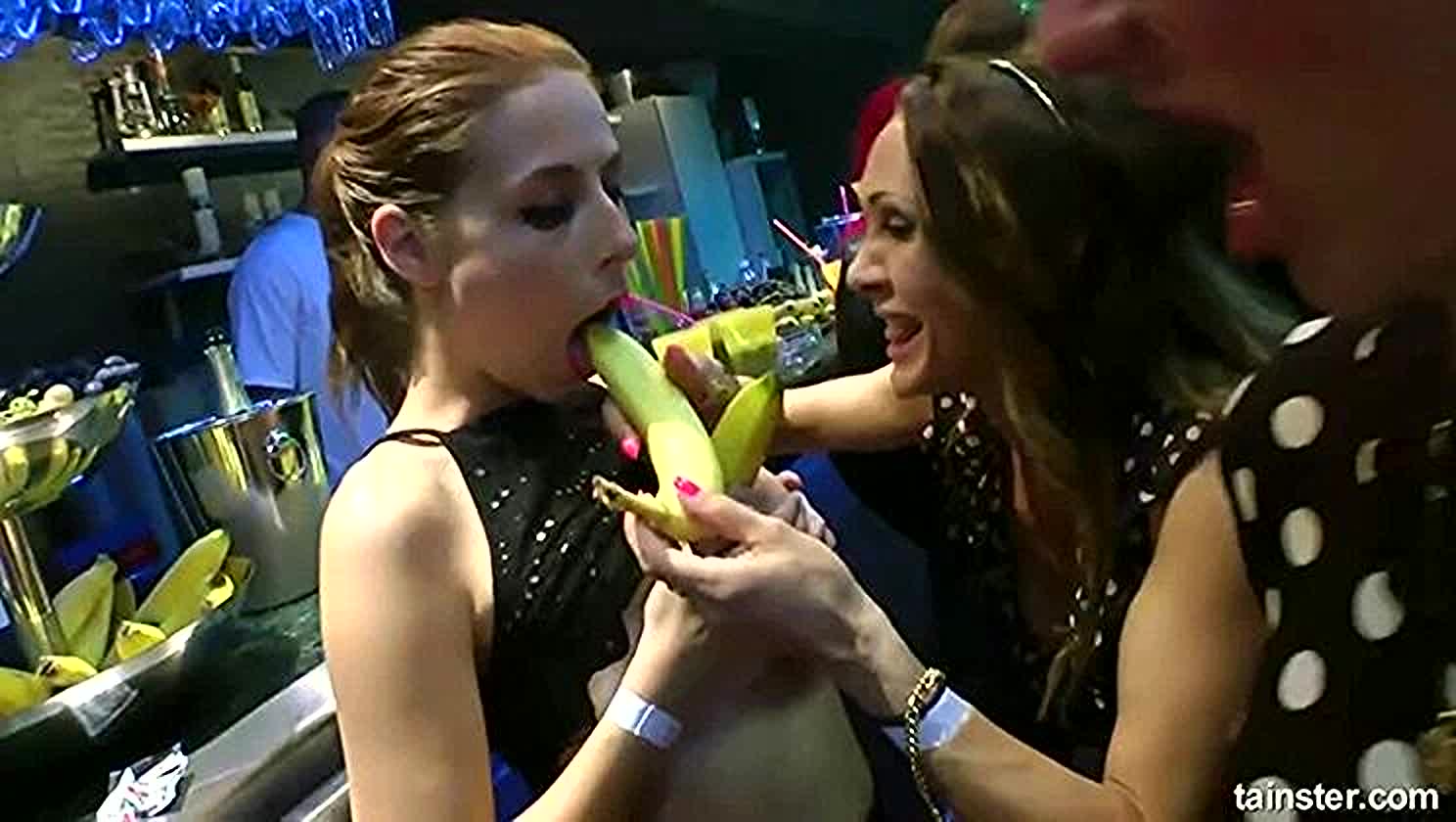 Cynthia Vellons, Tiffany Doll, Threesome, Pussy Licking
