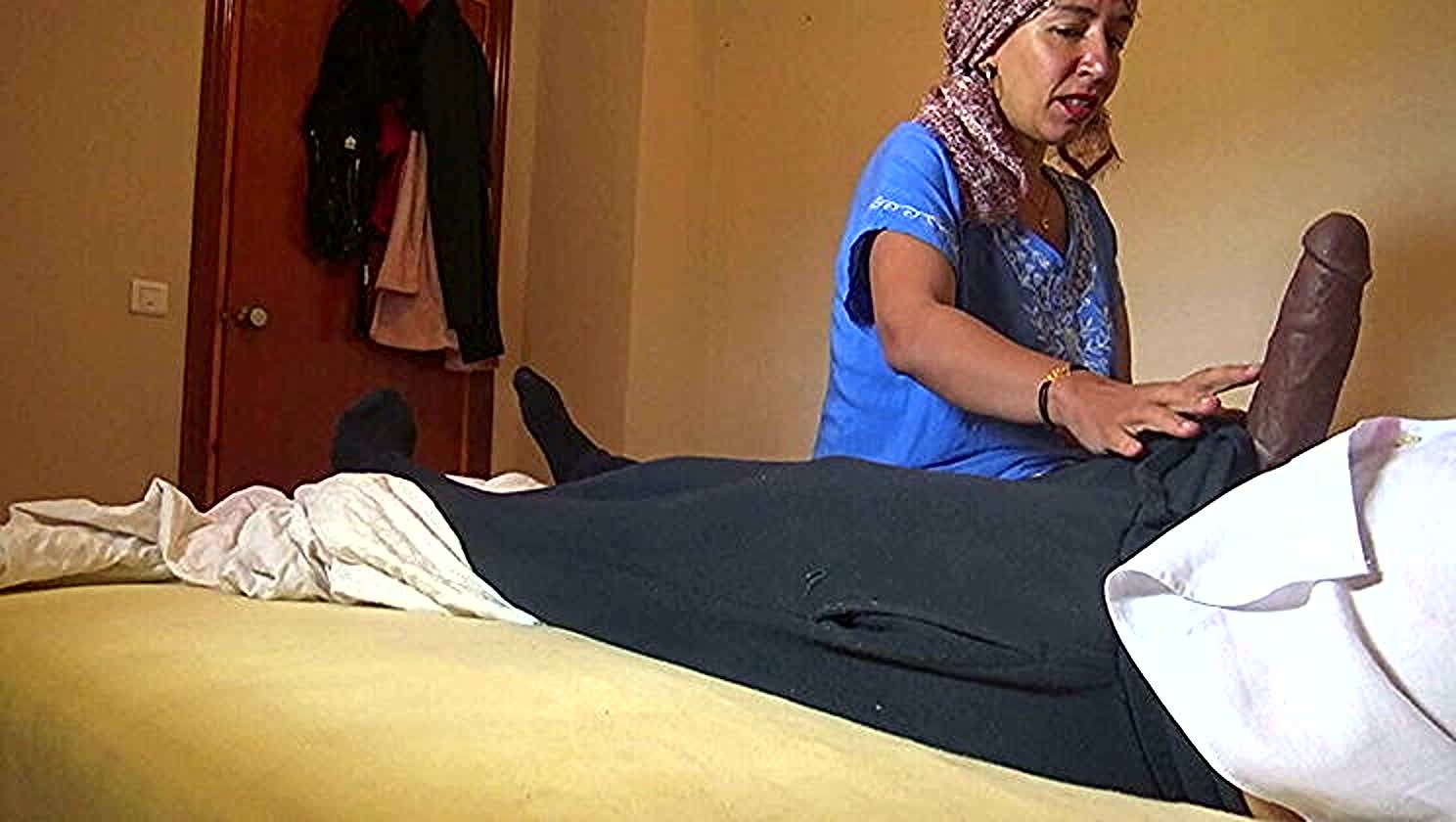 Stepmommysusan, Machine, Hijab Hookup, Handjob Facial