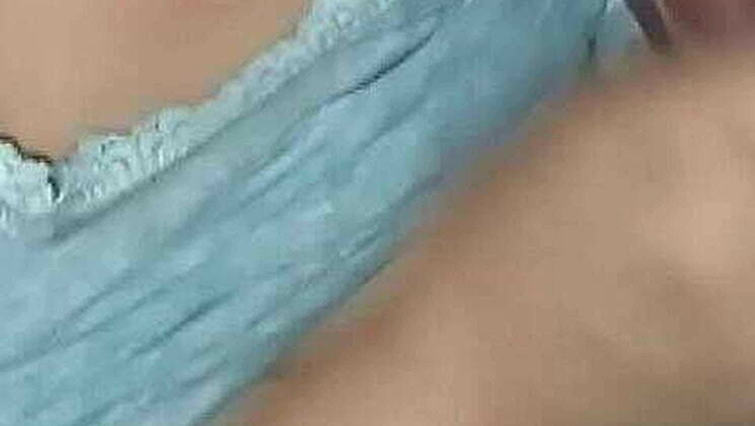 Threesome Ffm, Handjob