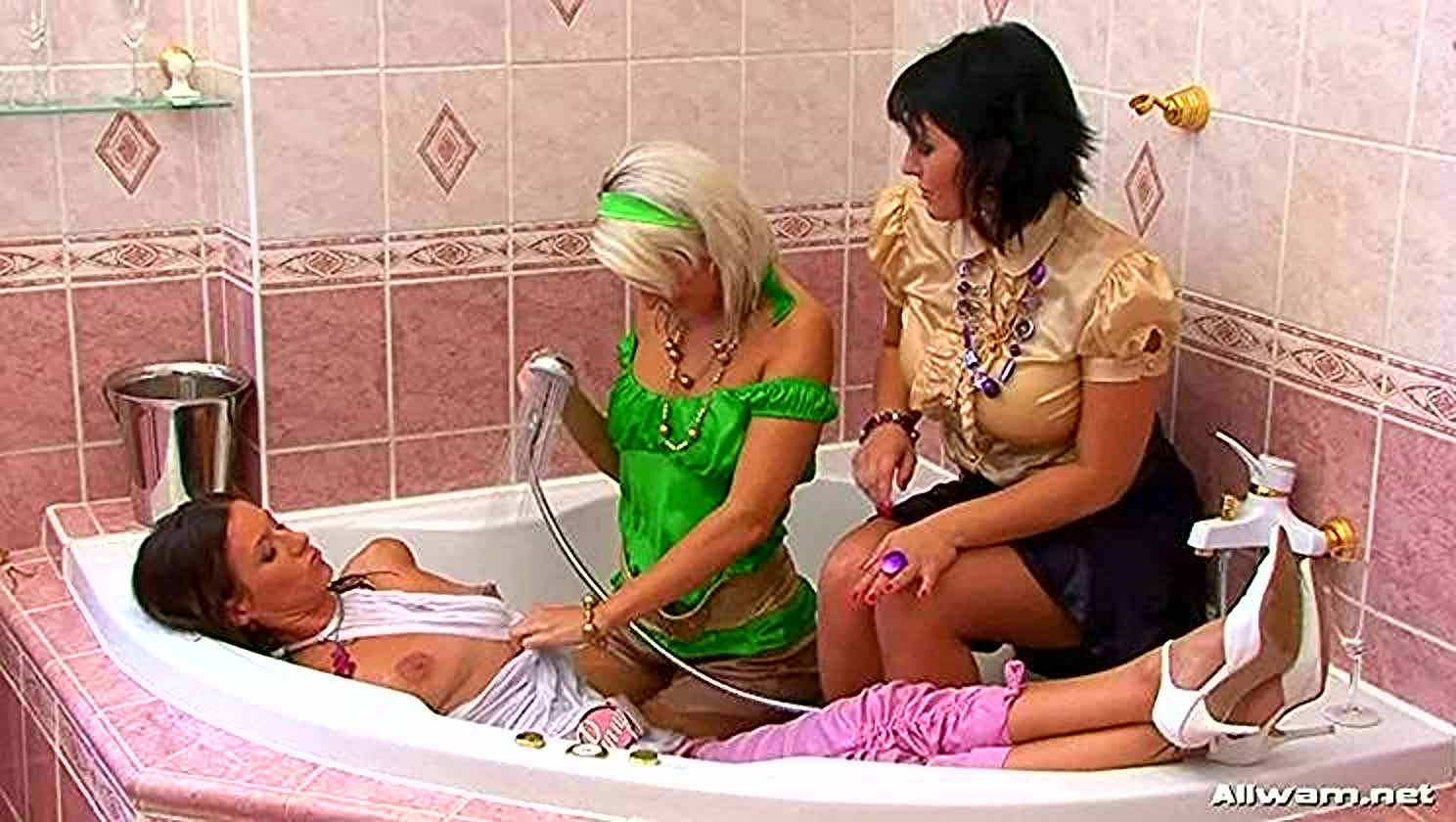 Kate, Maia, High Heels, Wet And Wild, Miniskirt