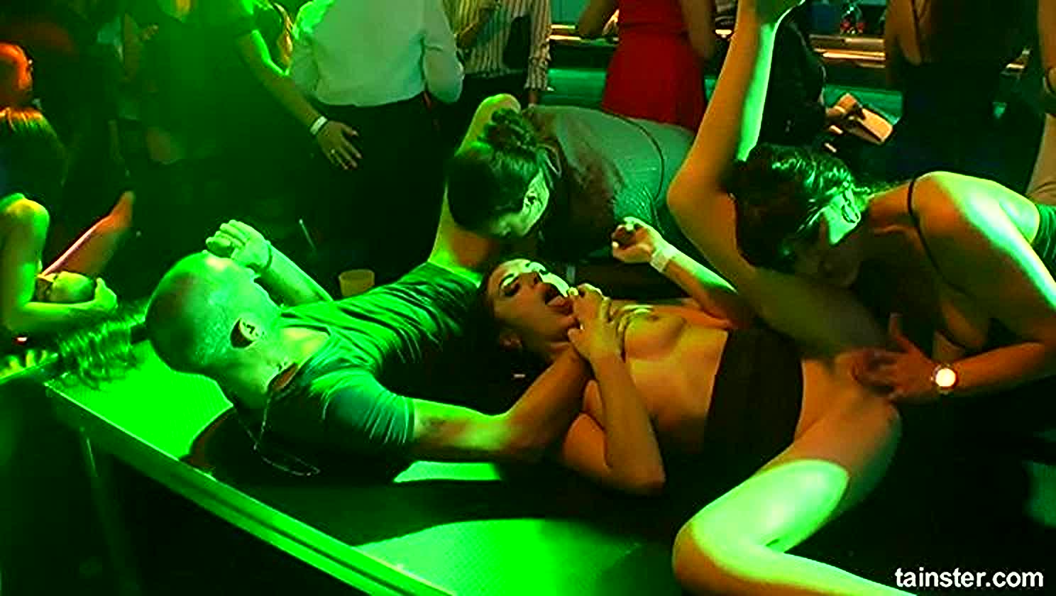 Samantha Rone, Virus Vellons, Group Sex, Party
