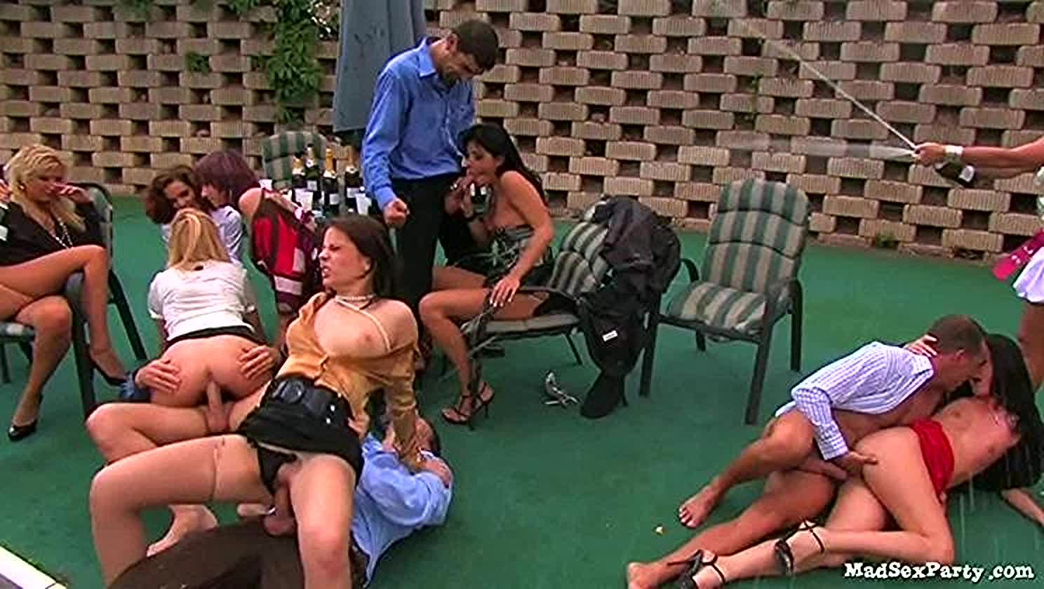 veronica sanchez, Lulu Martinez, Lesbian, Party
