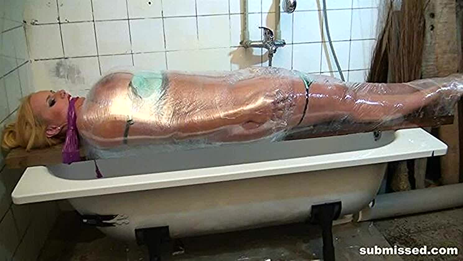Vicky, Gagged, Female Sub