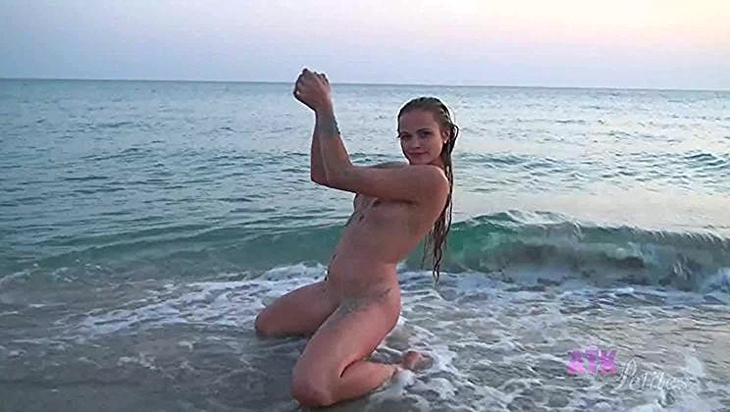 Linden, Tits Out, Outdoor Sex