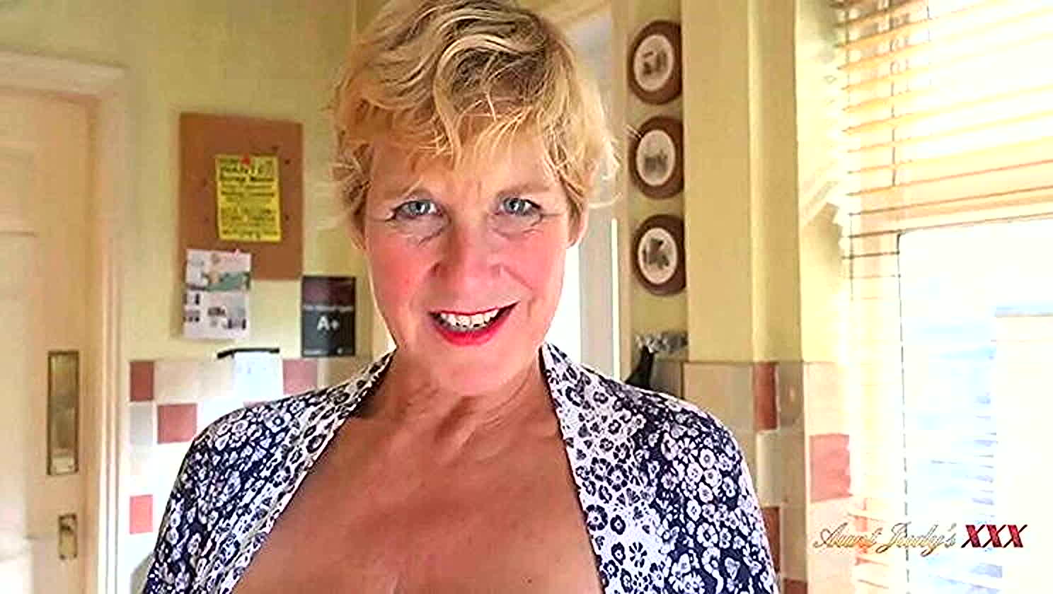 Molly Maracas, Mature Mouthful, Blowjob, Pov