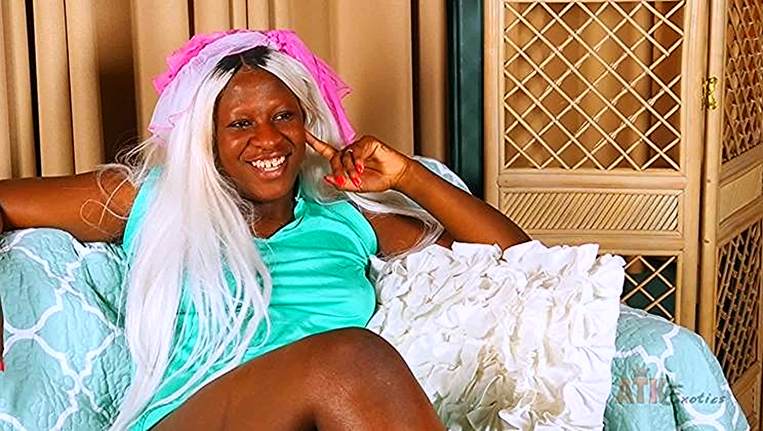 Osa, Bushy Pussy, Big Ass