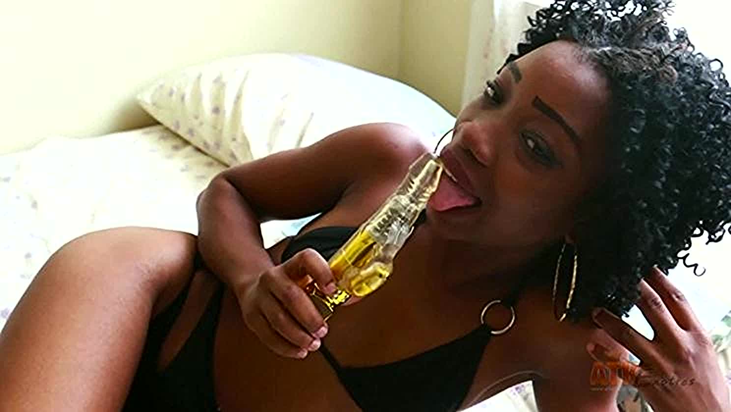 Savina, Petite, Pussy Play