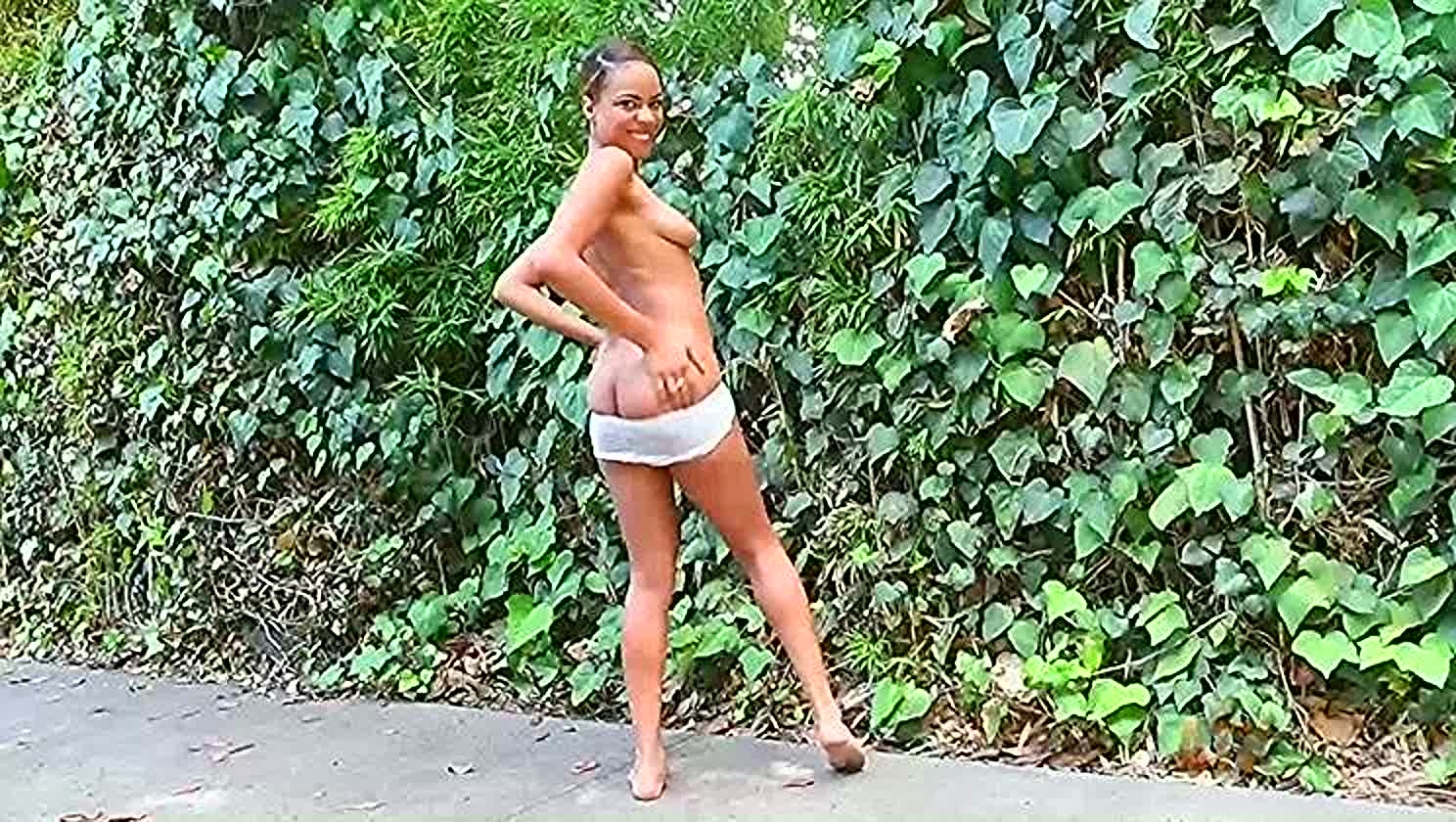Verta, Pee Play, Pierced Pussy, Bald Pussy