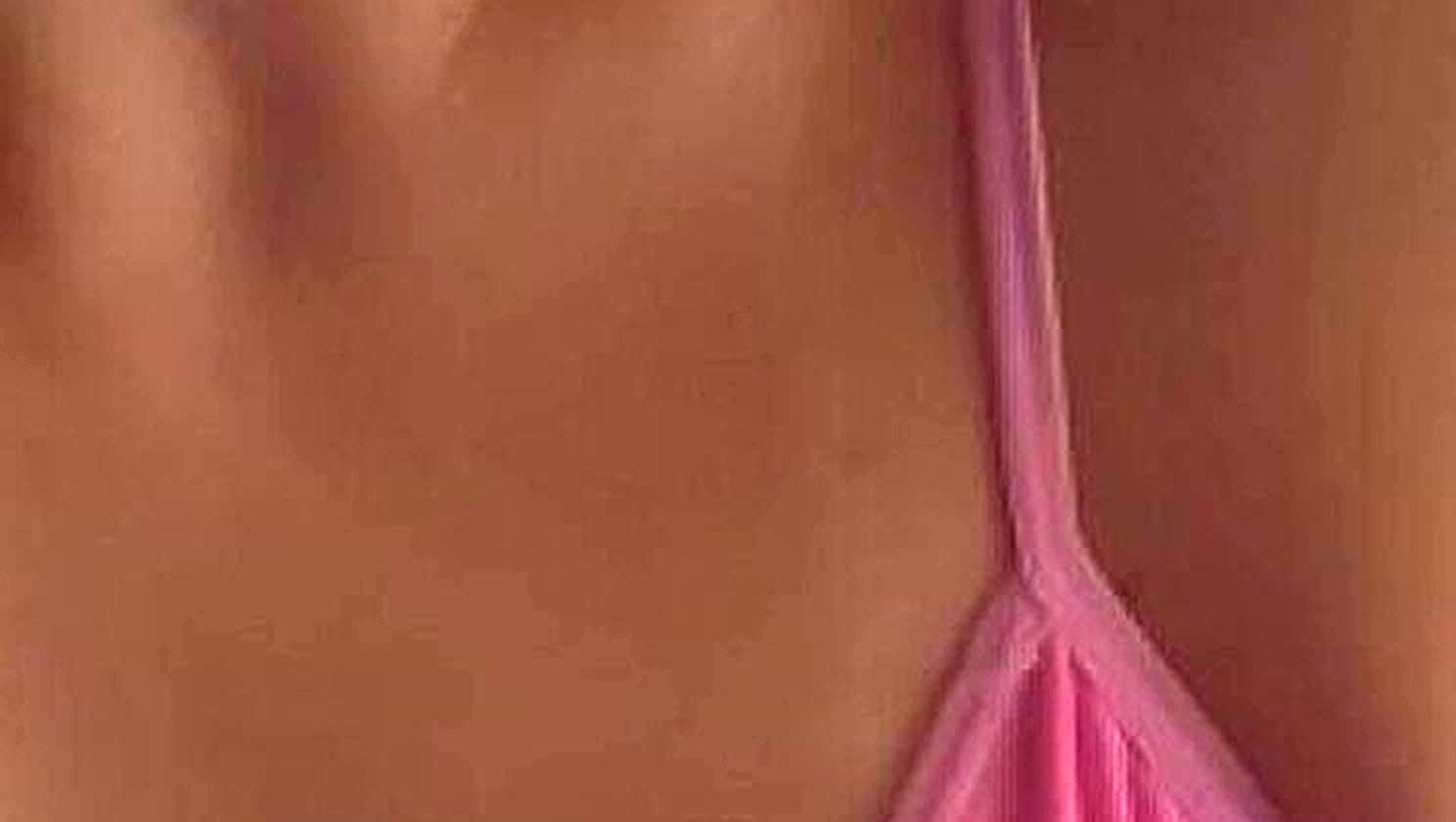Casal Dna, Busty, Muscular Girl