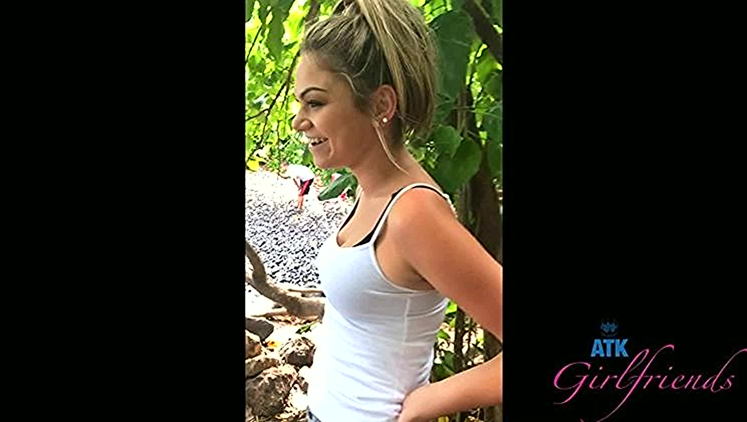 Athena Faris, Piercing, Blonde Bombshell