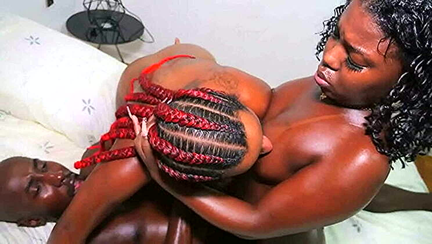 Samira Ferraz, Holly Bombom, Black Loving, Bisexual