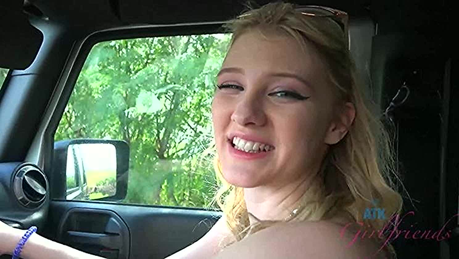 Melody Marks, Flashing In Public, Outdoor Fingering, Exhibitionism