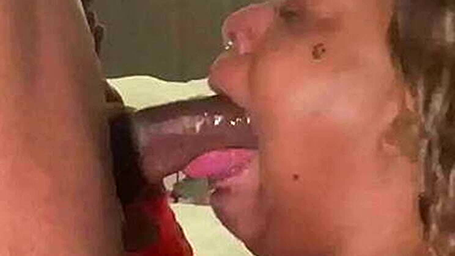 Juicy Tee, Slobbing, Amateur, Facial