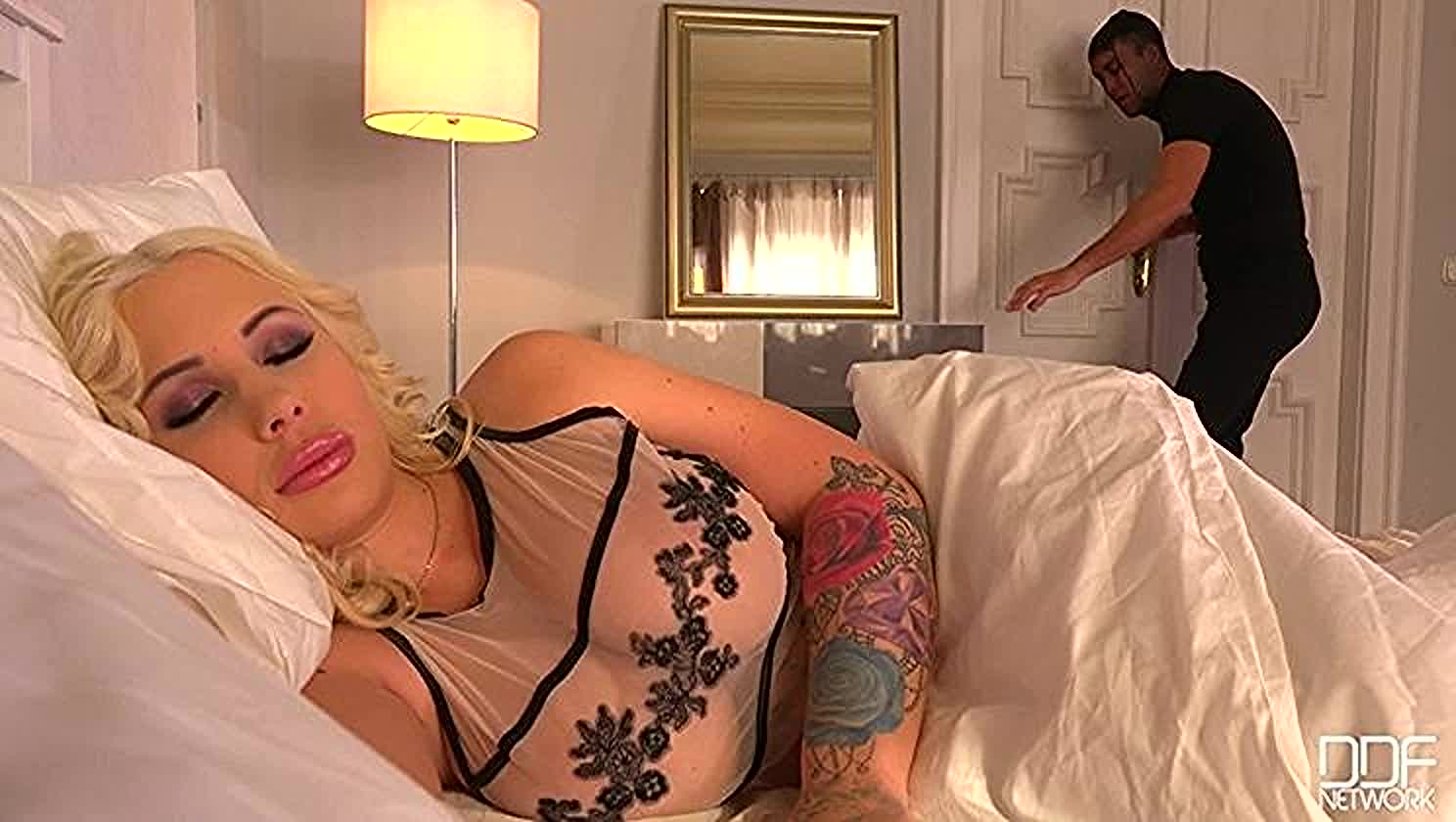 Kyra Hot, Busty Blonde, Pussy Licking, Busty Surprise