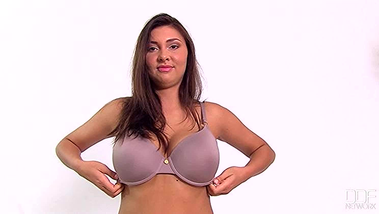 Nessi Boob, Natural Tits, Bootylicious