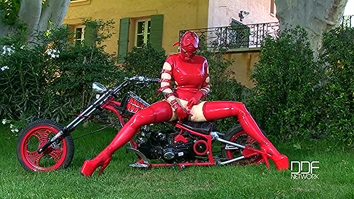 Latex Lucy, Latex Play, Toy Time