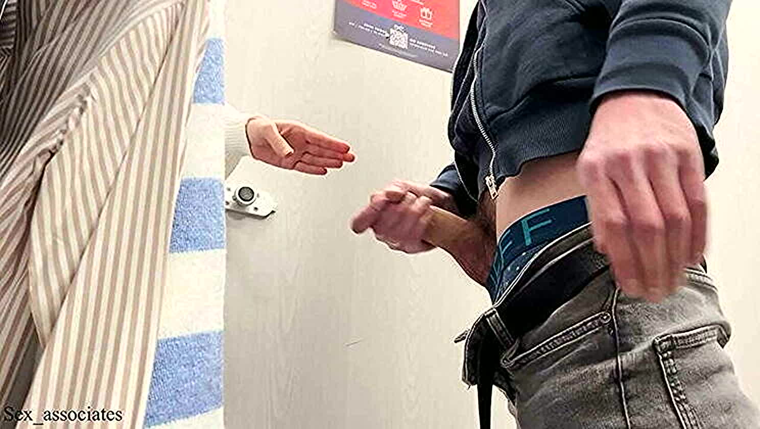 Sofie Lund, Otto Holm, Flash, Public Flashing