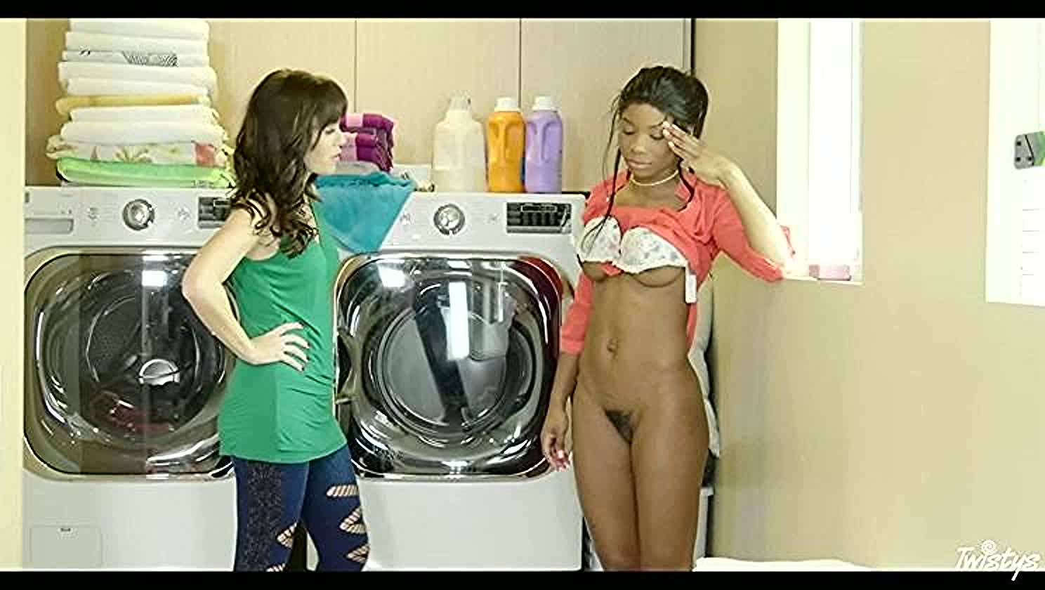 Alana Cruise, Mya Mays, Feet Fetish, Fingering, Titty Play