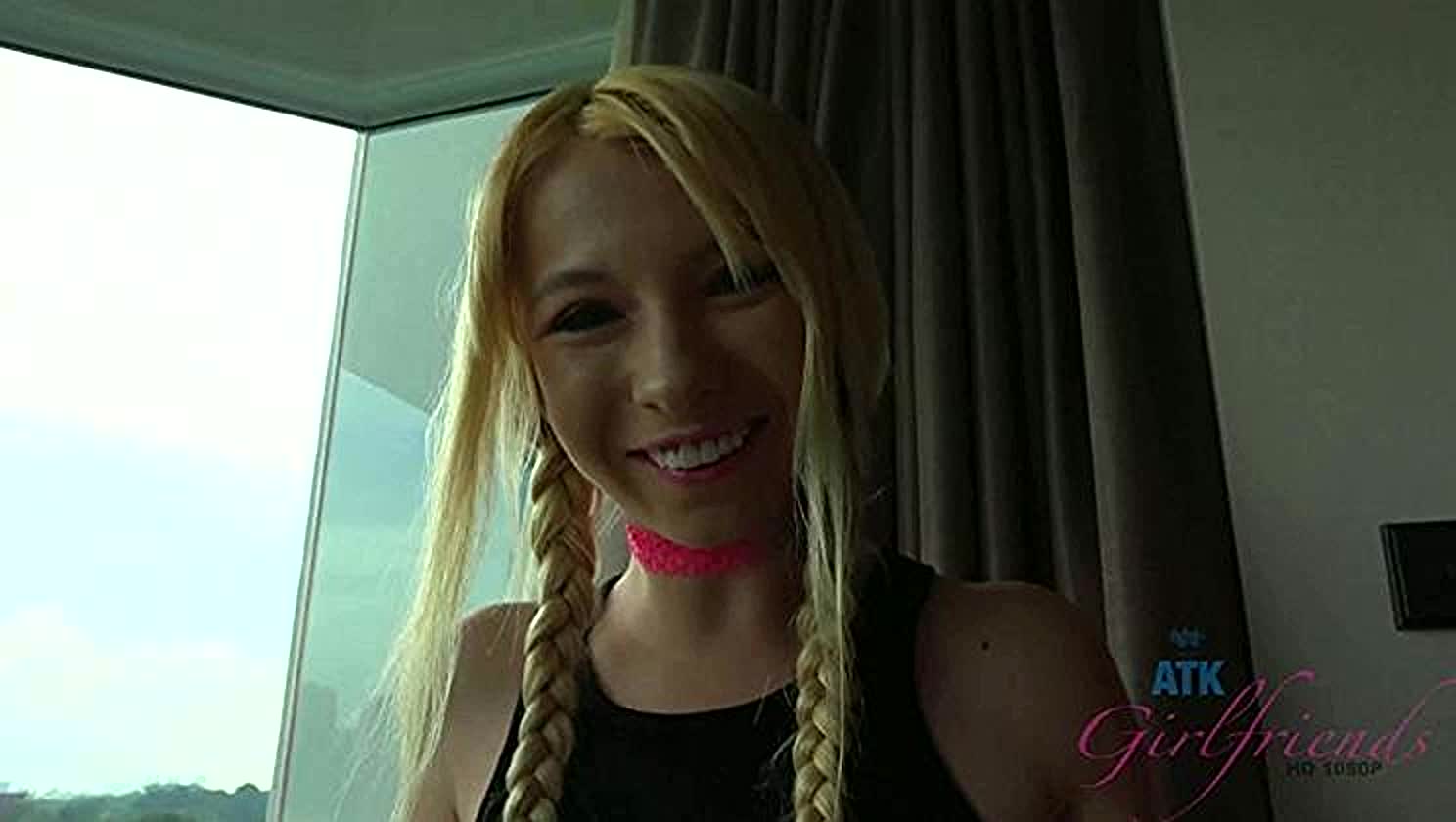 Kenzie Reeves, Squirting, Handjob
