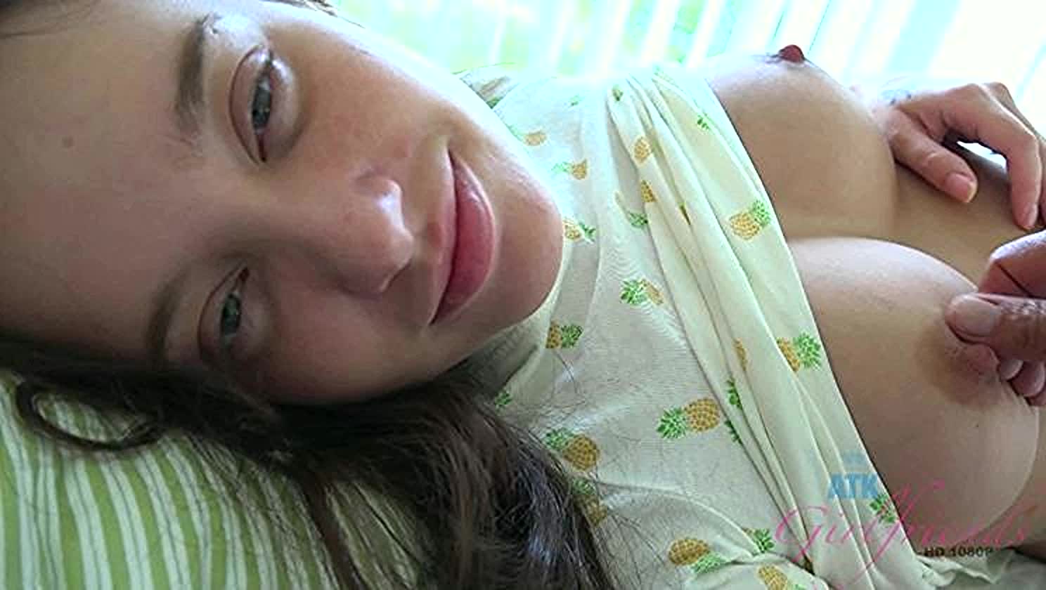 Gia Paige, Blowjob, Hawaiian Hump