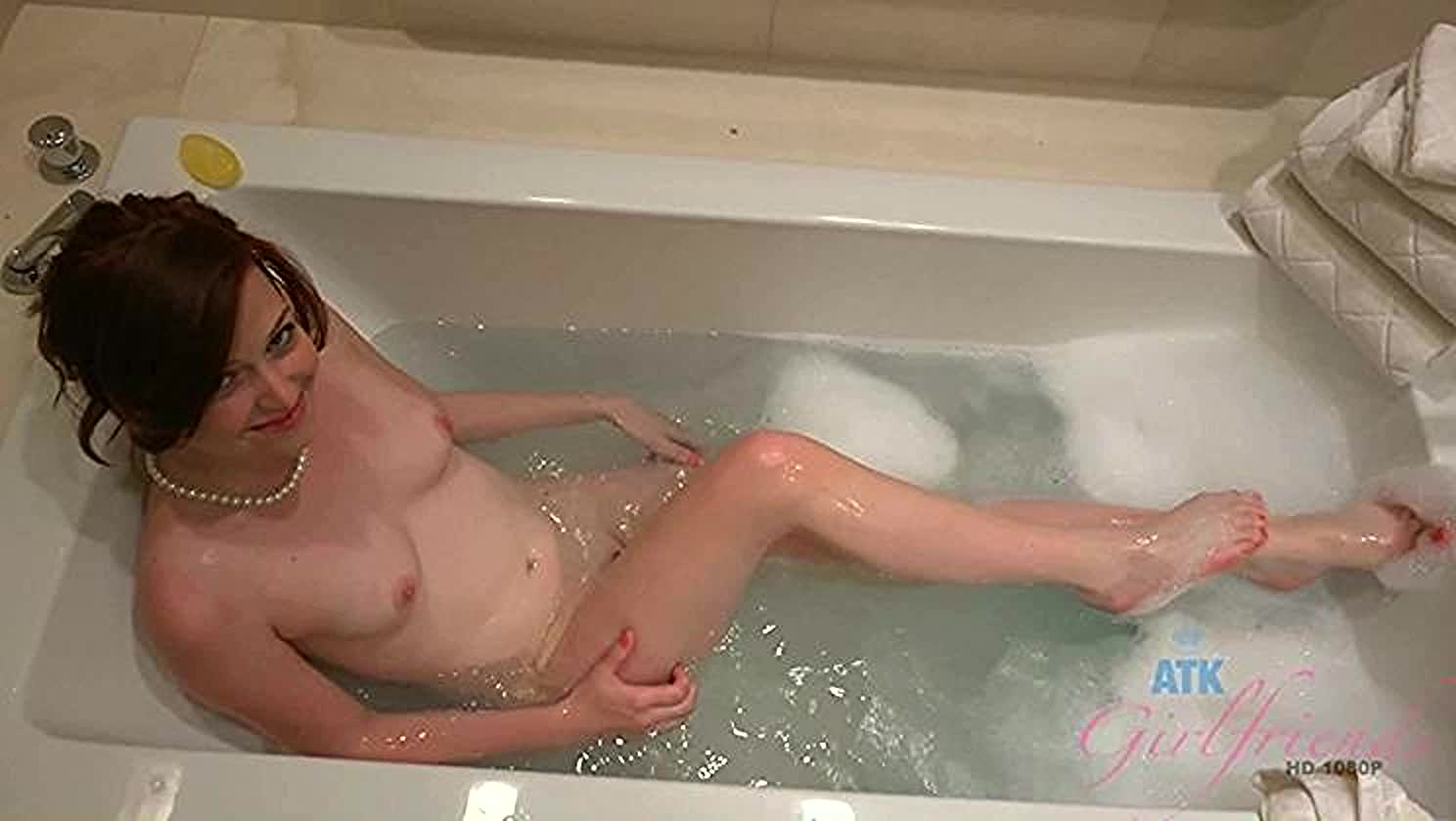 Emma Evins, Trimmed Pussy, Amateur