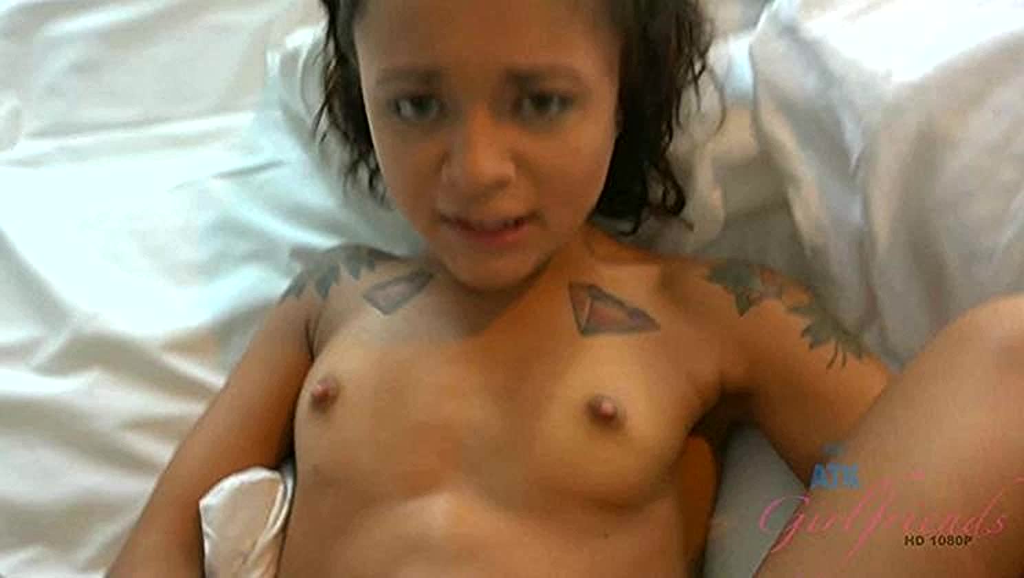 Holly Hendrix, Toe Curling, Cream Filled