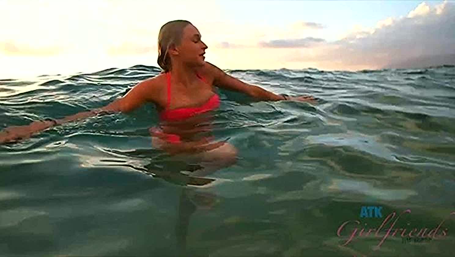 Emma Hix, Amateur, Beach Babe, Sandy Pussy