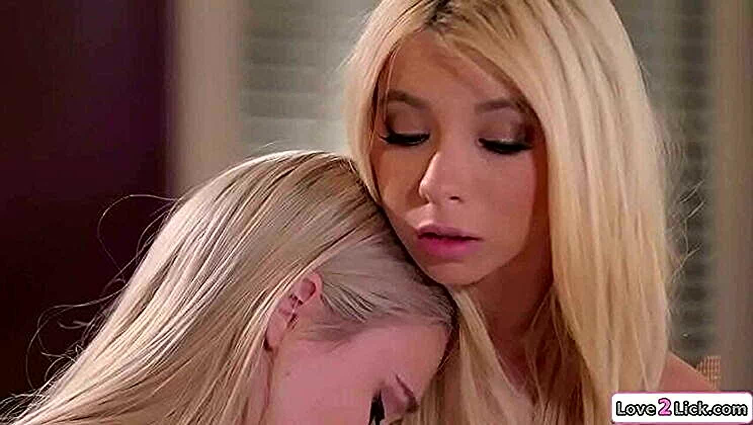 Kenzie Reeves, Riley Anne, Virgin Defloration, Facesitting, Finger Fun