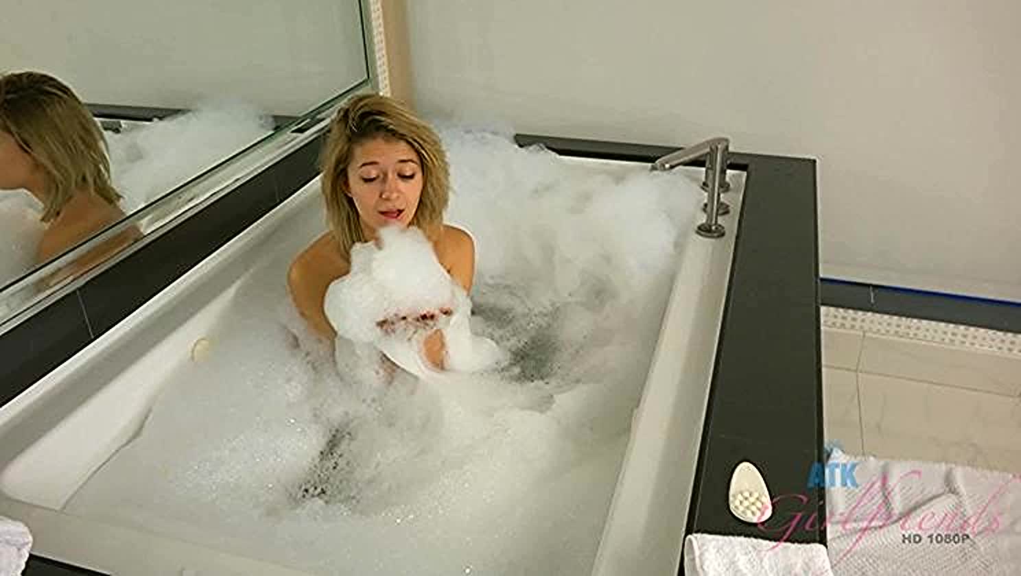 Izzy Bell, Skinny Dipping, Dirty Panties