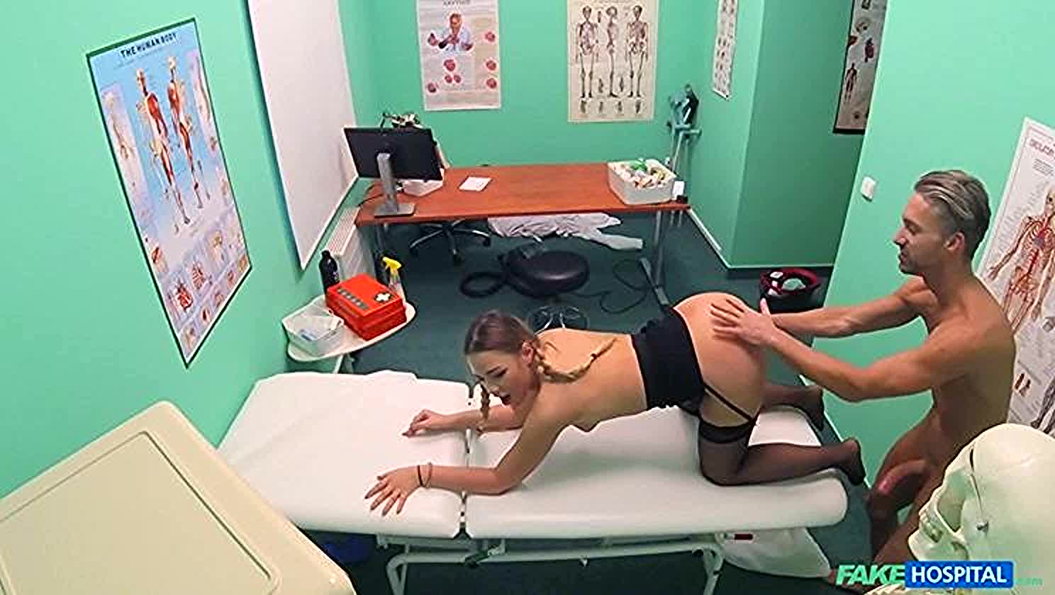 Selvaggia, Gagging, Masturbation, Hospital Humping