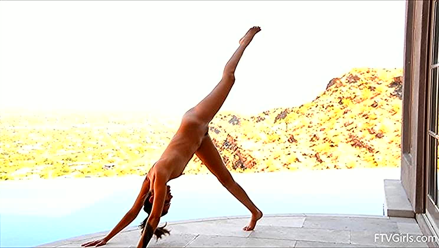 Roxanna, Yoga, Strip Tease, Dancing