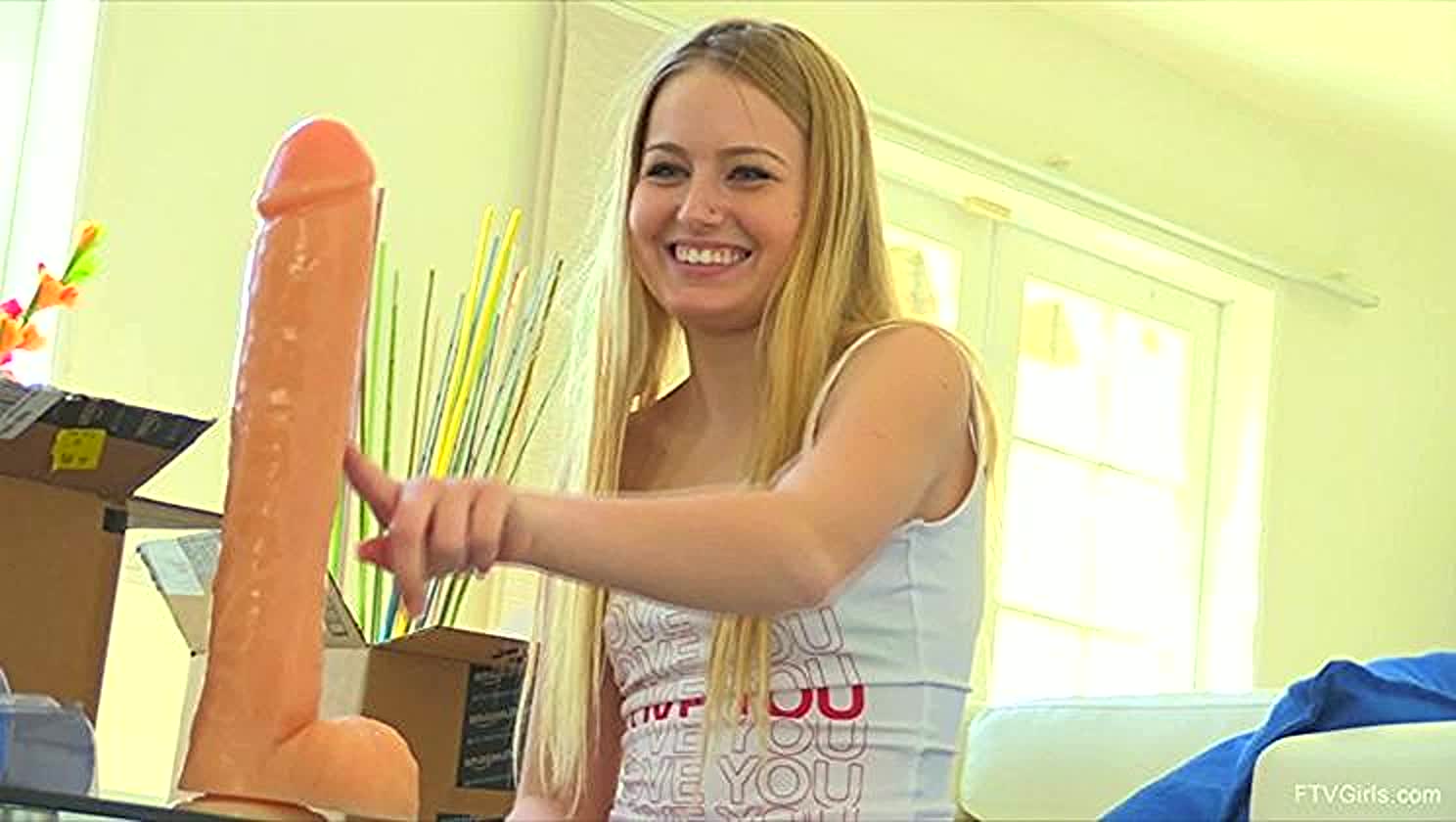 Scarlett, Toy Stuffed, Vagina Gaping, Public Nudity