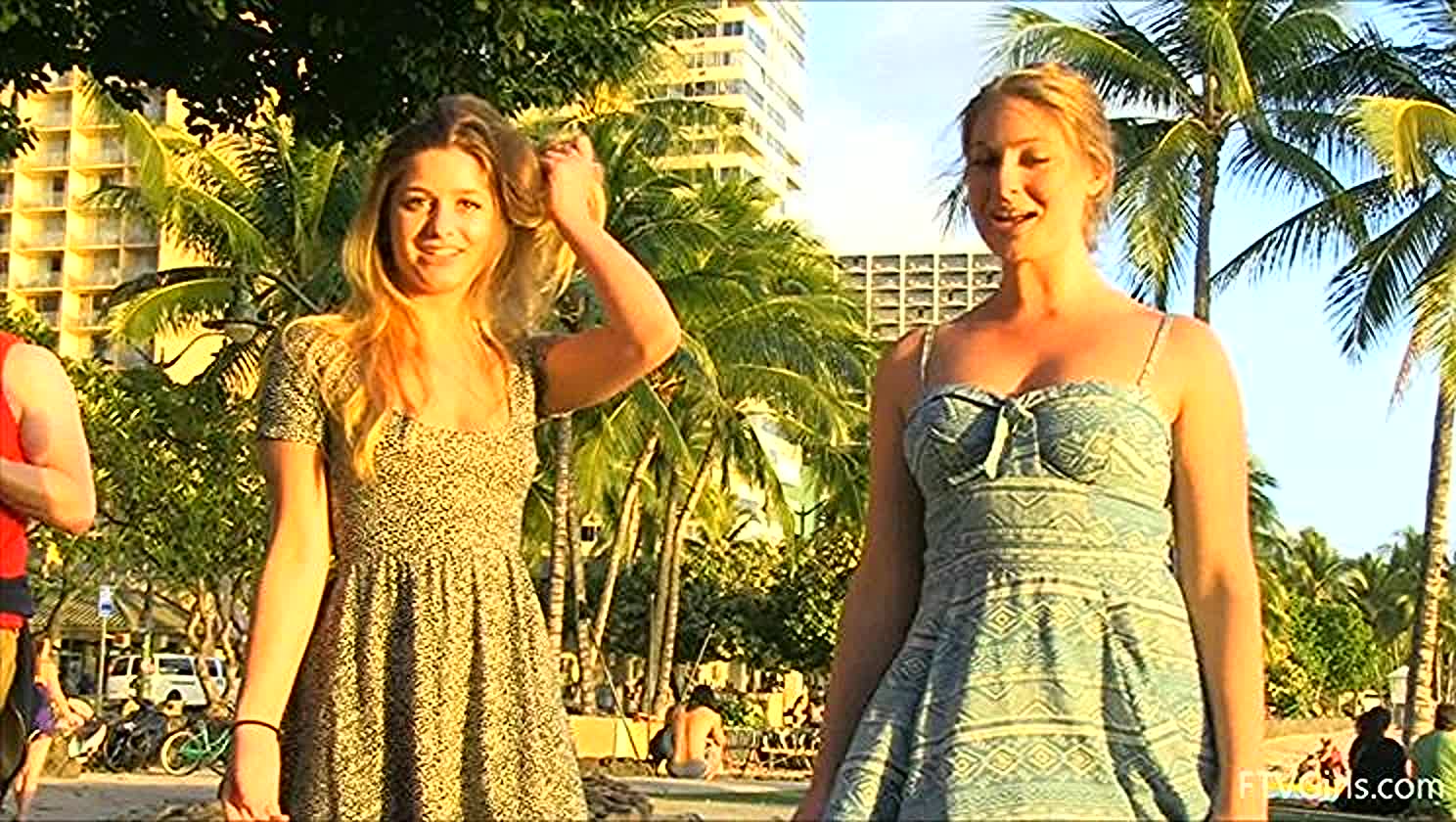 Nicole, Veronica, Cunnilingus, Public Nudity, Exhibitionism