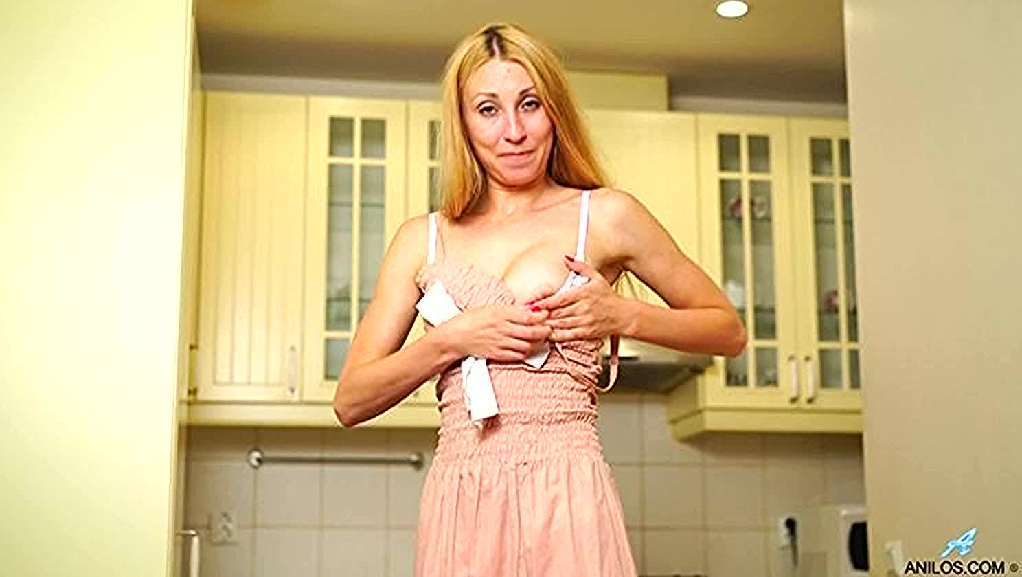 Mari, Hot Mom, Masturbation, Itsy Bitsy