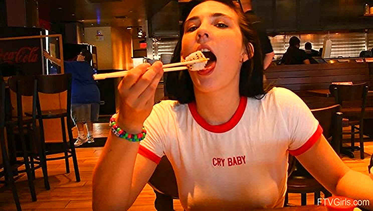 Bella, Vagina Gaping, Masturbation To Orgasm, Pussy Stuffing